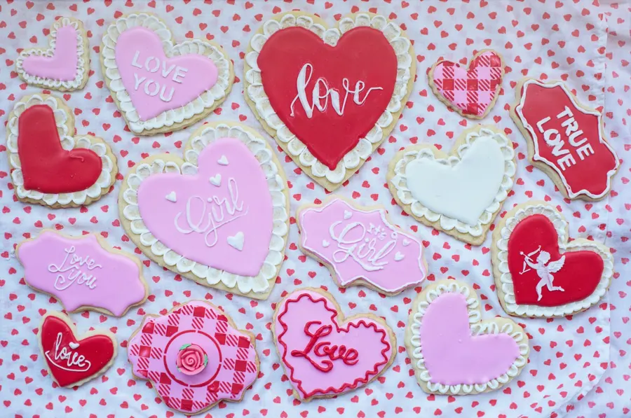 Heart cookies in pinks and reds